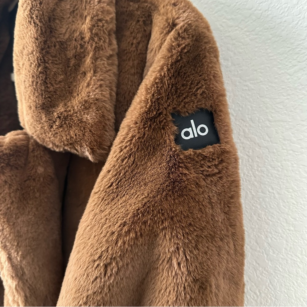 NWT ALO YOGA Oversized Faux Fur Brown Teddy Fuzzy Long Duster Coat SZ XXS - Picture 8 of 9